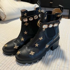 Black boots with jewels